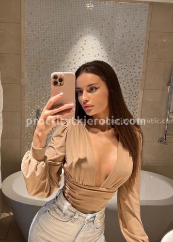 Аня, Г. Тихвин