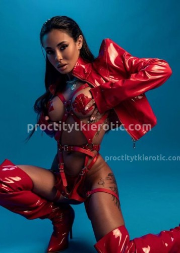 Кира, Г. Тихвин